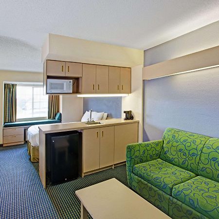 Microtel Inn & Suites By Wyndham Statesville Bagian luar foto