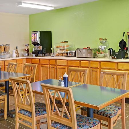 Microtel Inn & Suites By Wyndham Statesville Bagian luar foto