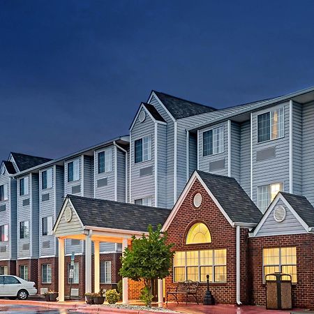Microtel Inn & Suites By Wyndham Statesville Bagian luar foto