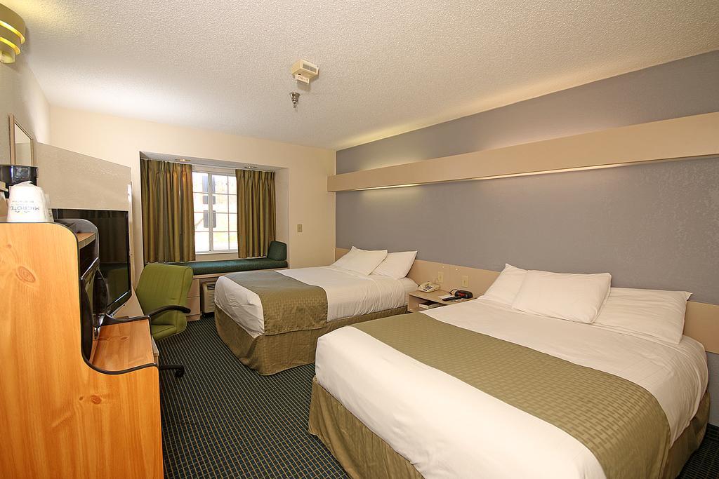 Microtel Inn & Suites By Wyndham Statesville Bagian luar foto