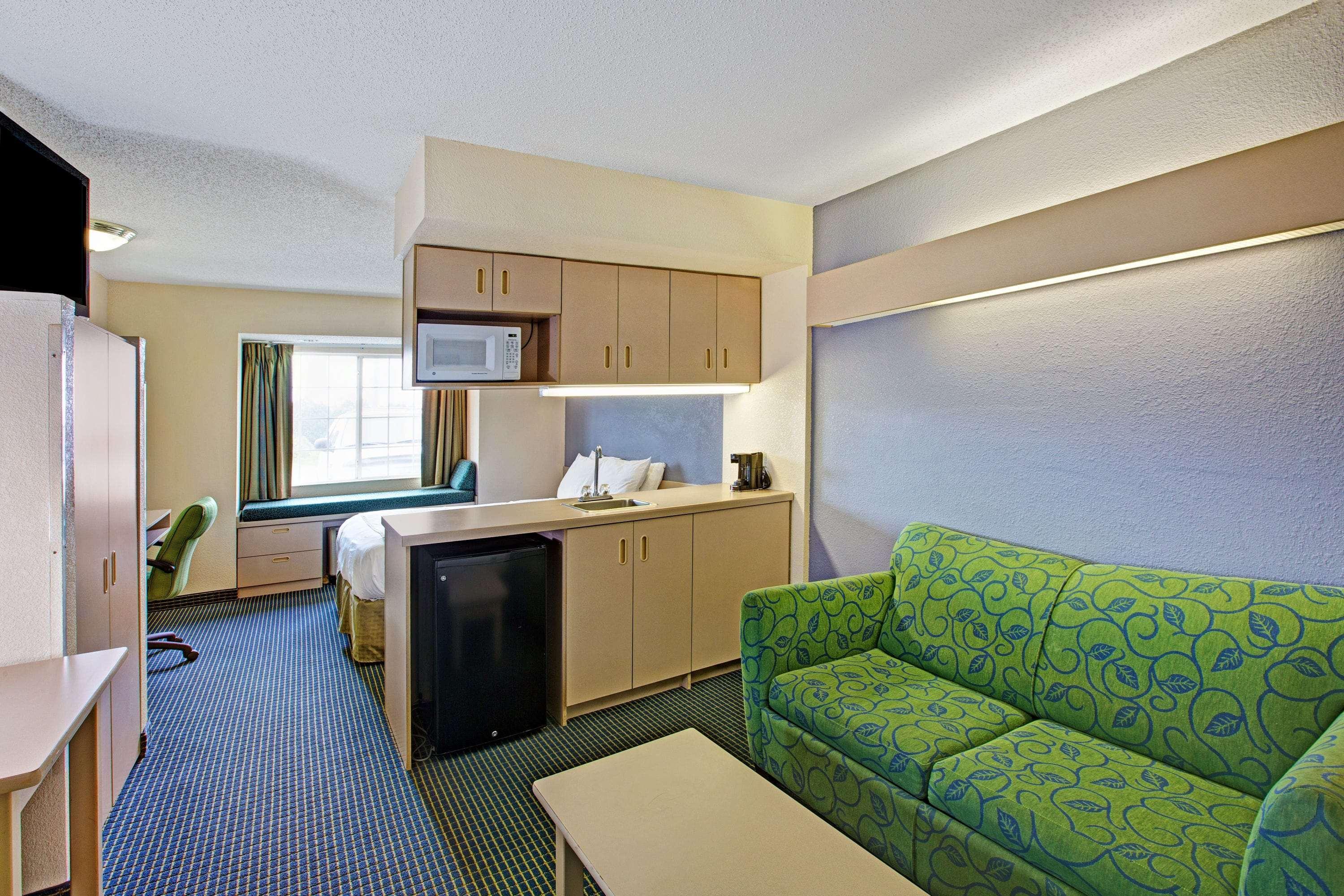Microtel Inn & Suites By Wyndham Statesville Bagian luar foto
