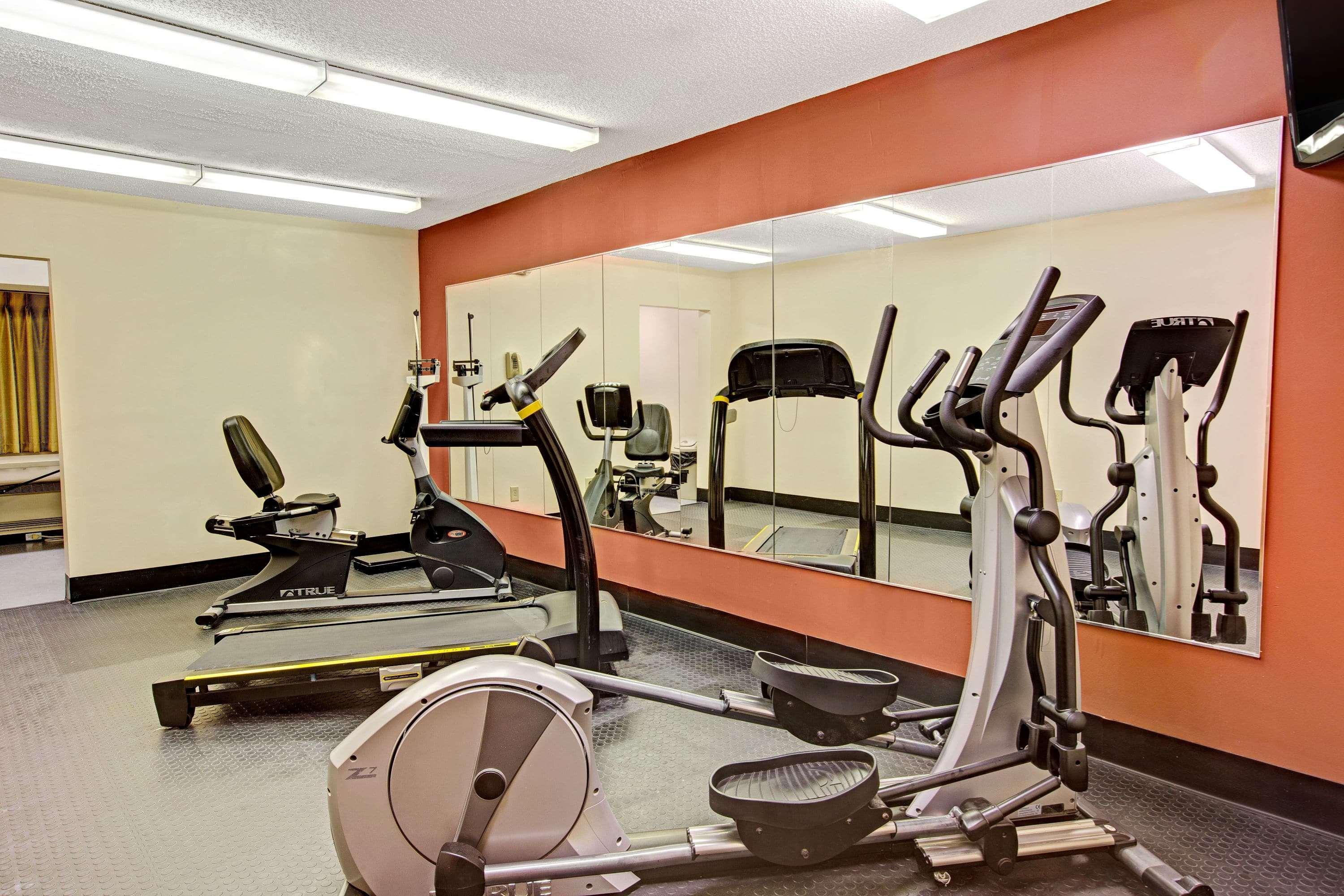Microtel Inn & Suites By Wyndham Statesville Bagian luar foto