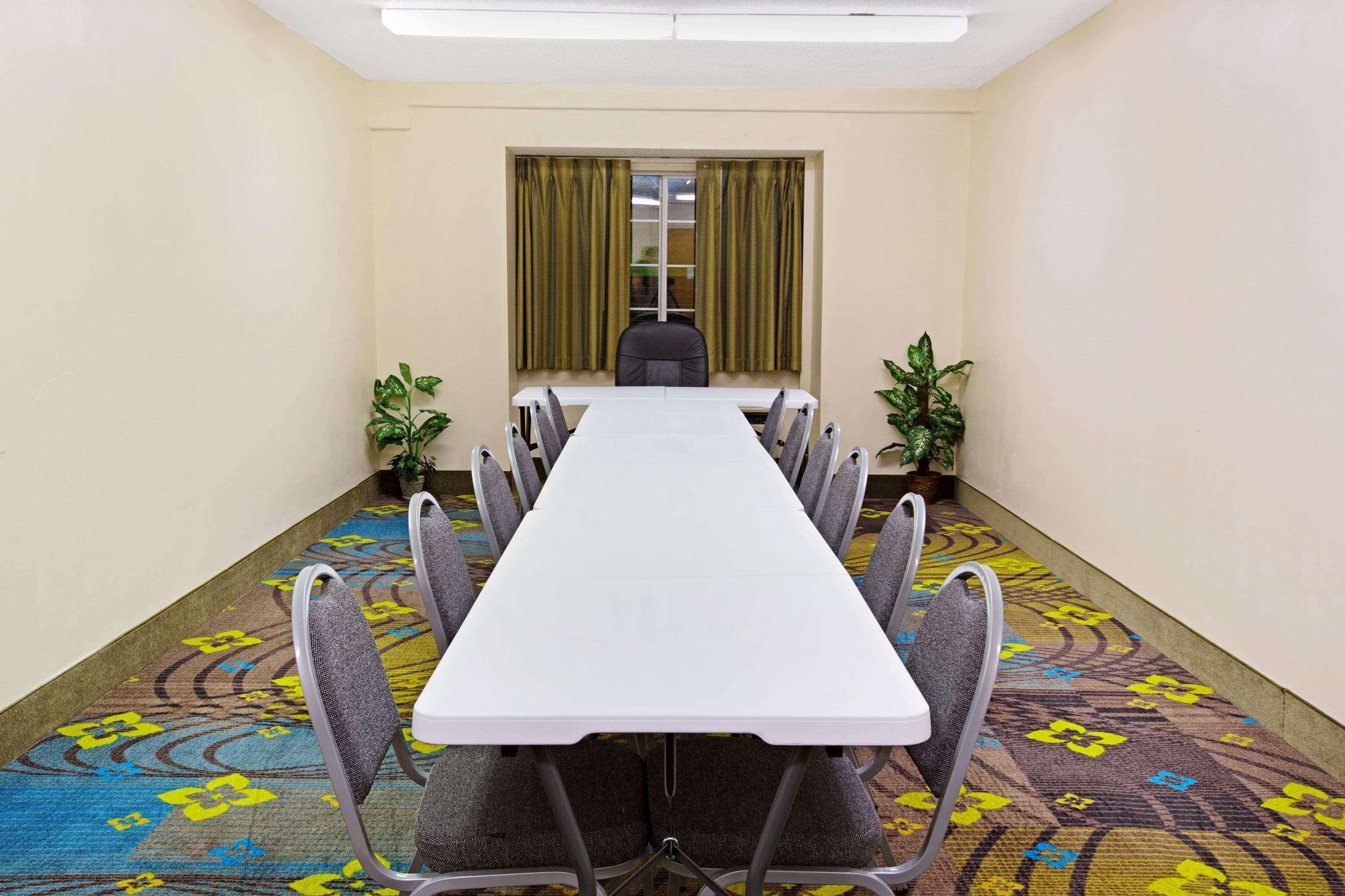 Microtel Inn & Suites By Wyndham Statesville Bagian luar foto