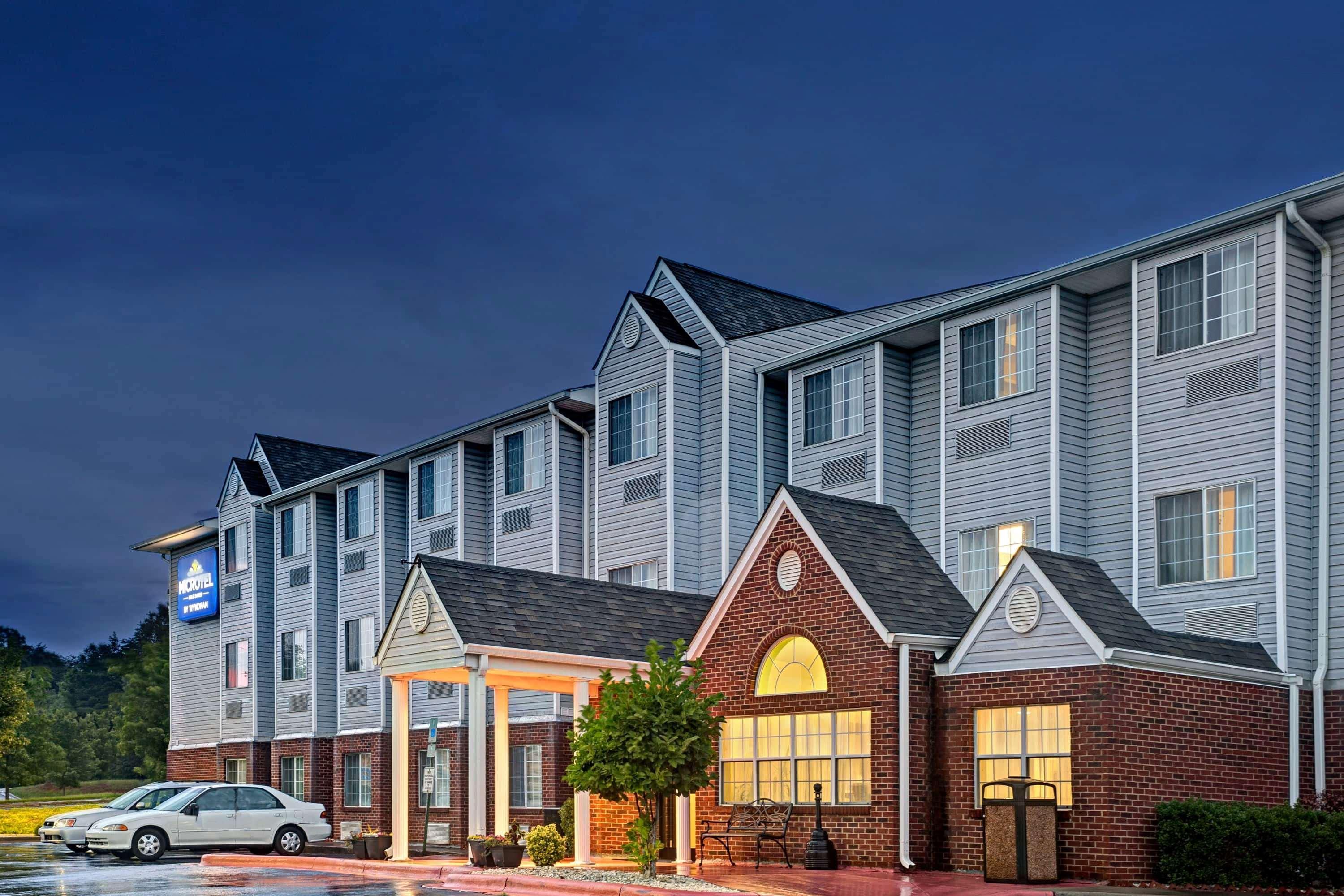 Microtel Inn & Suites By Wyndham Statesville Bagian luar foto