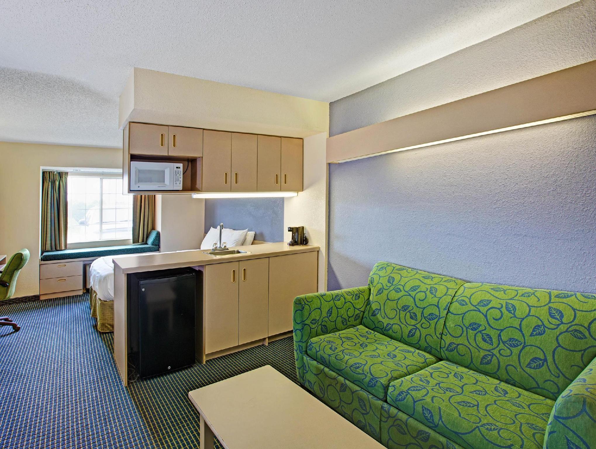 Microtel Inn & Suites By Wyndham Statesville Bagian luar foto