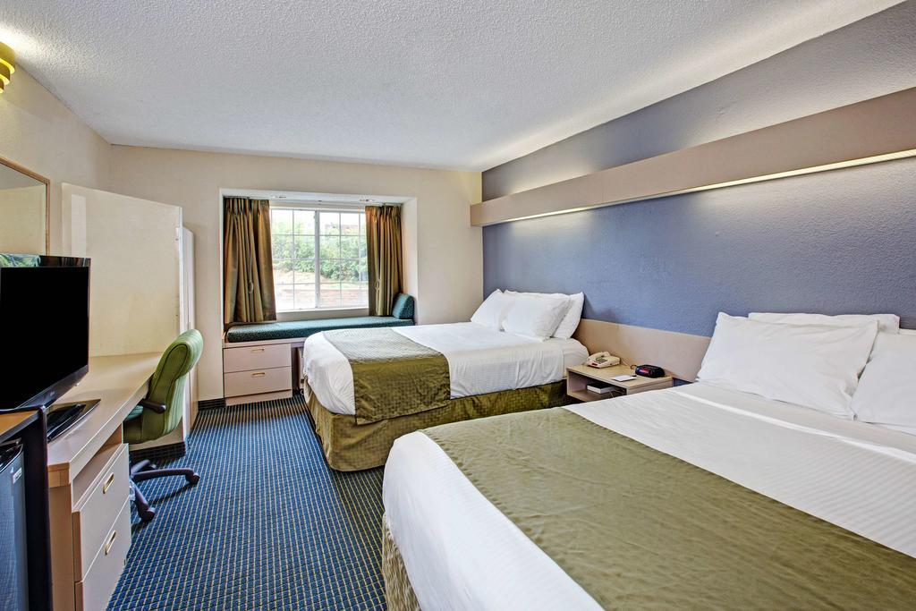 Microtel Inn & Suites By Wyndham Statesville Bagian luar foto
